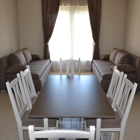 Aranyszarvas Panzio, Etterem Es Grillterasz公寓 外观 照片