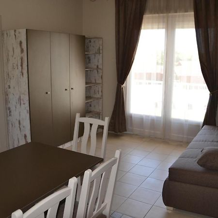 Aranyszarvas Panzio, Etterem Es Grillterasz公寓 外观 照片