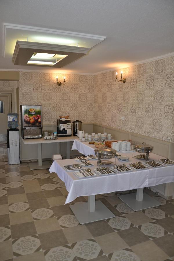 Aranyszarvas Panzio, Etterem Es Grillterasz公寓 外观 照片